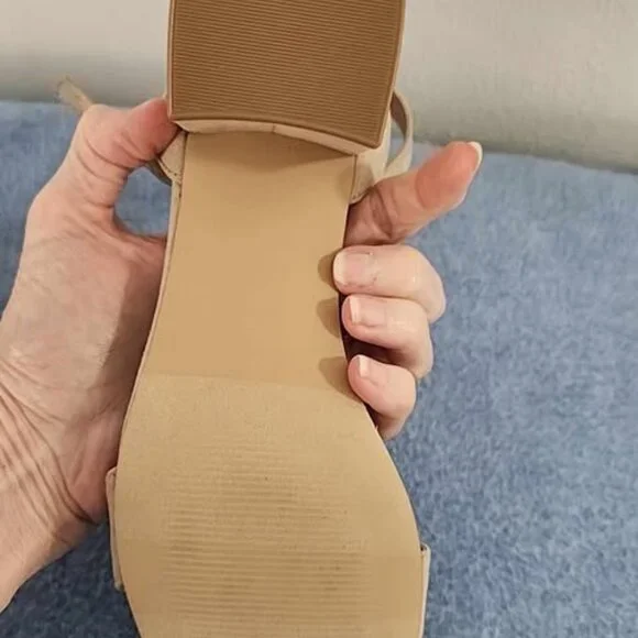 LOFT low heel faux suede sandals 7.5 - Picture 4 of 6